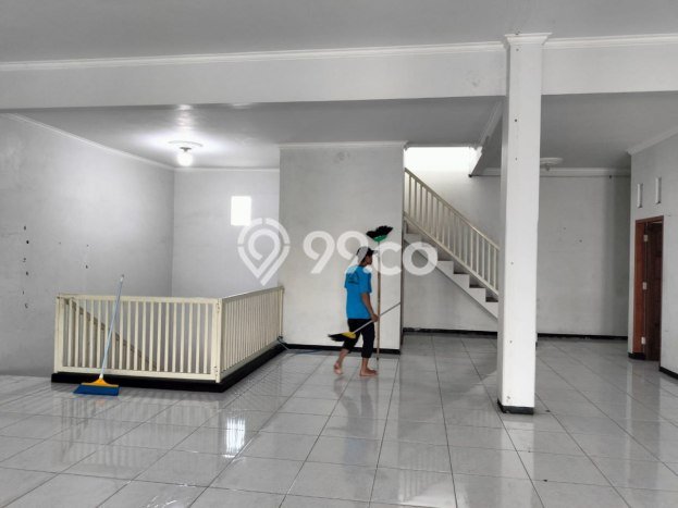 LOKASI STRATEGIS! Ruko di Pakis, Luas 440m2m², Kawasan Berkembang, Siap Bisnis LOKASI STRATEGIS! Ruko di Pakis, Luas 440m2m², Kawasan Berkembang, Siap Bisnis