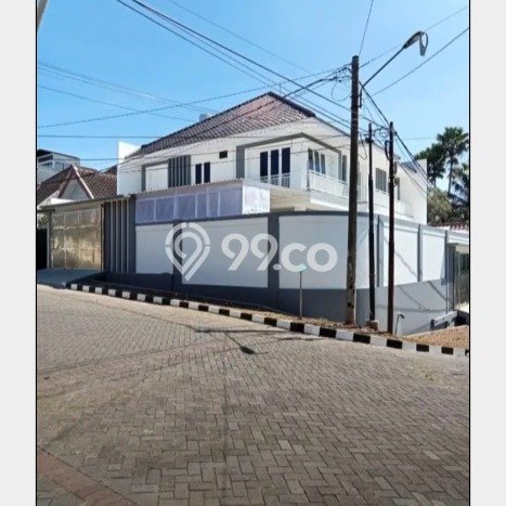 Rumah Luxury Modern Tanpa Renovasi di Dieng Malang Rumah Luxury Modern Tanpa Renovasi di Dieng Malang