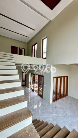 Rumah Elit Modern Tanpa Renovasi di Araya Malang Rumah Elit Modern Tanpa Renovasi di Araya Malang