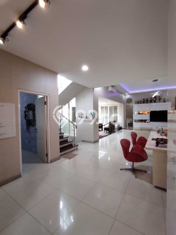 Rumah Luxury Modern Tanpa Renovasi di Araya Malang Rumah Luxury Modern Tanpa Renovasi di Araya Malang