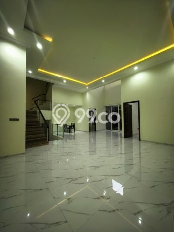 Rumah Sewa Malang LT 300m2 LB 500m2 Kawasan Araya Rumah Sewa Malang LT 300m2 LB 500m2 Kawasan Araya