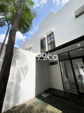 Ruko Dijual di Prime Area Malang Luas 199m2 Ruko Dijual di Prime Area Malang Luas 199m2
