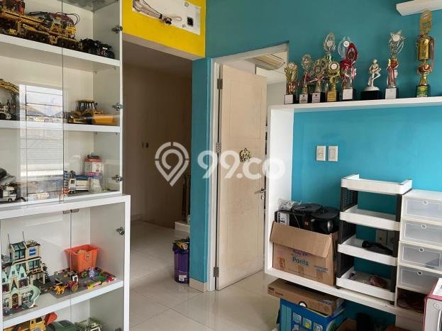 Jual Rumah Luas Megah Dengan View Eksklusif di Daan Mogot, Jakarta Barat Jual Rumah Luas Megah Dengan View Eksklusif di Daan Mogot, Jakarta Barat