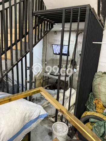 Gudang Disewa di Jakarta Barat dengan LB 710m2 Area Komersial Ramai Gudang Disewa di Jakarta Barat dengan LB 710m2 Area Komersial Ramai
