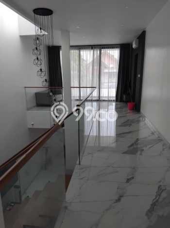 For Sale! Premium House LT 300m2 Desain Elegan di Pantai Indah Kapuk For Sale! Premium House LT 300m2 Desain Elegan di Pantai Indah Kapuk