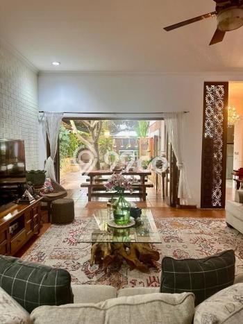 Rumah Mewah LB 270m2 Siap Huni Desain Elegan di Cibubur, Jakarta Timur Rumah Mewah LB 270m2 Siap Huni Desain Elegan di Cibubur, Jakarta Timur