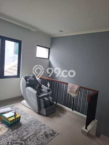 Dijual Hunian Rumah Terawat 4 Kamar di Cibubur, Bekasi Dijual Hunian Rumah Terawat 4 Kamar di Cibubur, Bekasi