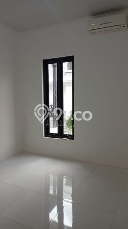 Vila Terawat di , Luas 90m2m², Posisi Strategis dengan akses mudah Vila Terawat di , Luas 90m2m², Posisi Strategis dengan akses mudah