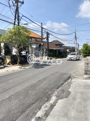 KAWASAN KOMERSIAL! Ruko For Rent di Canggu, Luas 100m², Lokasi Premium KAWASAN KOMERSIAL! Ruko For Rent di Canggu, Luas 100m², Lokasi Premium