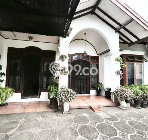Jual Rumah Favorit Siap Huni LB 260m2 di Medan Selayang, Medan Jual Rumah Favorit Siap Huni LB 260m2 di Medan Selayang, Medan