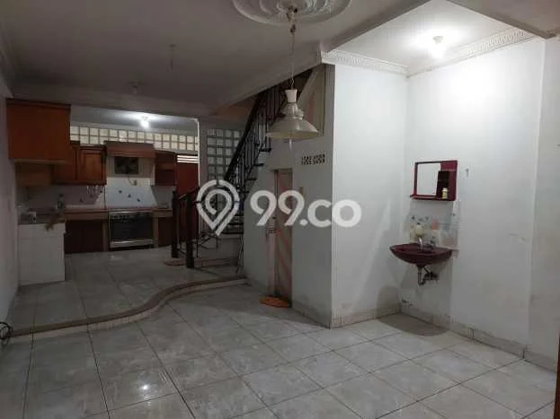 For Sale Rumah 5 Kamar Lokasi Ideal Bagus dan Strategis di Medan Barat For Sale Rumah 5 Kamar Lokasi Ideal Bagus dan Strategis di Medan Barat