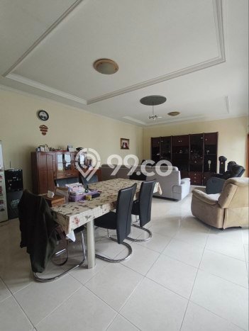 Rumah Elit LB 350m2 Siap Pakai Desain Elegan di Setra Indah, Bandung Rumah Elit LB 350m2 Siap Pakai Desain Elegan di Setra Indah, Bandung