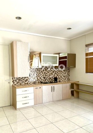 Lokasi strategis! Rumah siap pakai disewakan di BSD LB 185m2 Lokasi strategis! Rumah siap pakai disewakan di BSD LB 185m2