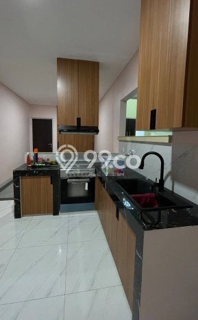 Rumah Mewah LB 275m2 Siap Pakai Desain Elegan di Alam Sutera, Tangerang Rumah Mewah LB 275m2 Siap Pakai Desain Elegan di Alam Sutera, Tangerang