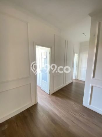 For Rent Ruko Kawasan Premium di BSD, Luas 140m2m², Siap Usaha For Rent Ruko Kawasan Premium di BSD, Luas 140m2m², Siap Usaha