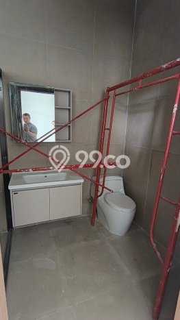 Sewa Rumah Strategis LT 622m2 / LB 932m2 di Pantai Indah Kapuk, Jakarta Utara Sewa Rumah Strategis LT 622m2 / LB 932m2 di Pantai Indah Kapuk, Jakarta Utara