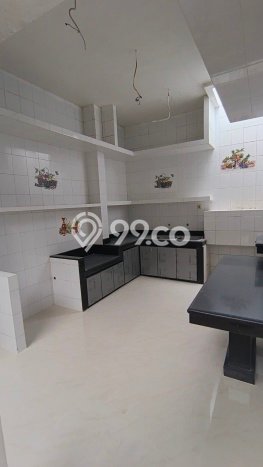 Sewa Rumah Strategis LT 622m2 / LB 932m2 di Pantai Indah Kapuk, Jakarta Utara Sewa Rumah Strategis LT 622m2 / LB 932m2 di Pantai Indah Kapuk, Jakarta Utara