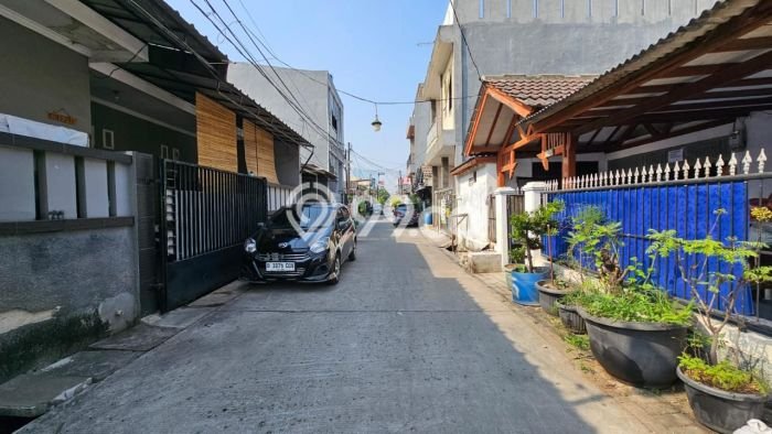 For Sale Rumah 5 Kamar Lokasi Ideal Bagus dan Strategis di Cibodas For Sale Rumah 5 Kamar Lokasi Ideal Bagus dan Strategis di Cibodas