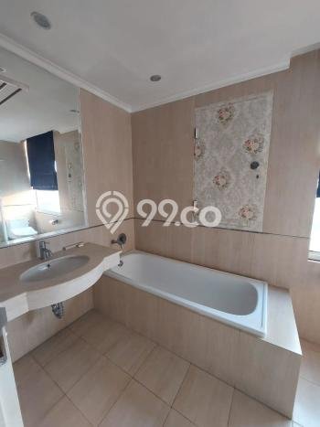 Apartemen di Senayan, 3 KM, Luas 130m², Lokasi Premium Apartemen di Senayan, 3 KM, Luas 130m², Lokasi Premium