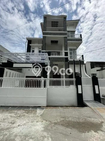Jual Rumah Favorit Siap Huni LB 300m2 di Medan Selayang, Medan Jual Rumah Favorit Siap Huni LB 300m2 di Medan Selayang, Medan