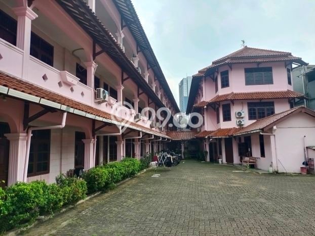 Kost Dijual di Margonda dengan 68 KT dan Luas 1600m2 Kost Dijual di Margonda dengan 68 KT dan Luas 1600m2