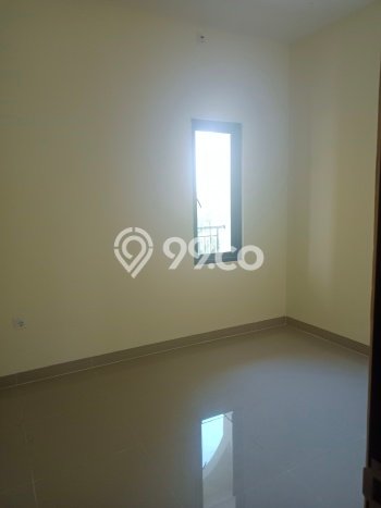 Jual Rumah Strategis Bagus Punya 4 KT di Serpong Utara Tangerang Selatan SHM Jual Rumah Strategis Bagus Punya 4 KT di Serpong Utara Tangerang Selatan SHM
