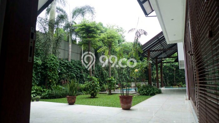 Dijual Rumah Luas Elegan Dengan View Cantik di Kemang, Jakarta Selatan Dijual Rumah Luas Elegan Dengan View Cantik di Kemang, Jakarta Selatan