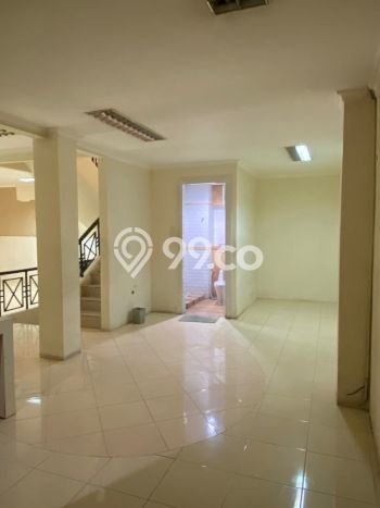 Ruko Dijual di Jakarta Barat LT 135m2 & LB 530m2 Lokasi Terbaik! Ruko Dijual di Jakarta Barat LT 135m2 & LB 530m2 Lokasi Terbaik!