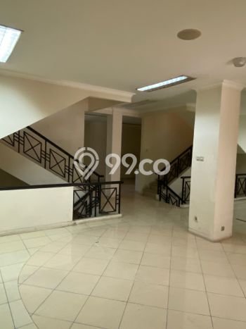 Ruko Dijual di Jakarta Barat LT 135m2 & LB 530m2 Lokasi Terbaik! Ruko Dijual di Jakarta Barat LT 135m2 & LB 530m2 Lokasi Terbaik!