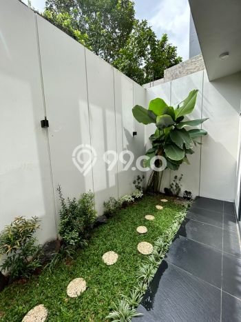 Rumah Mewah Siap Huni LT 102m2 di Cilandak, Jakarta Selatan Rumah Mewah Siap Huni LT 102m2 di Cilandak, Jakarta Selatan