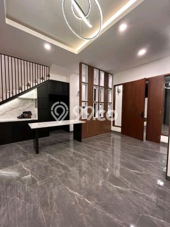 Rumah Mewah Siap Huni LT 102m2 di Cilandak, Jakarta Selatan Rumah Mewah Siap Huni LT 102m2 di Cilandak, Jakarta Selatan