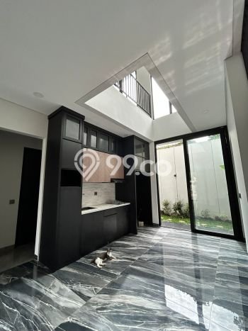 Rumah Mewah Siap Huni LT 102m2 di Cilandak, Jakarta Selatan Rumah Mewah Siap Huni LT 102m2 di Cilandak, Jakarta Selatan