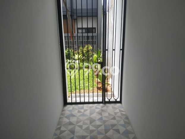 Rumah Eksklusif Siap Huni LT 164m2 di Tangerang, Tangerang Rumah Eksklusif Siap Huni LT 164m2 di Tangerang, Tangerang