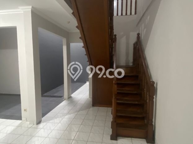 Rumah di BSD, 2 KM, Konsep Modern, Luas 200m² Bangunan 250m² Rumah di BSD, 2 KM, Konsep Modern, Luas 200m² Bangunan 250m²