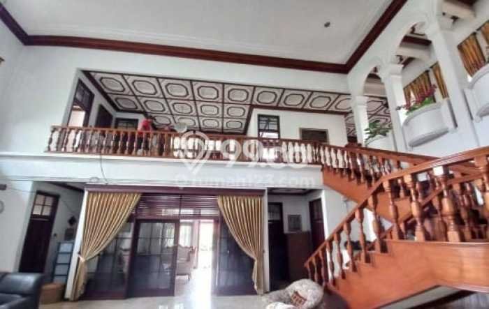Ready to Use! Luxury House LT 975m2 Desain Elegan di Setiabudi Ready to Use! Luxury House LT 975m2 Desain Elegan di Setiabudi