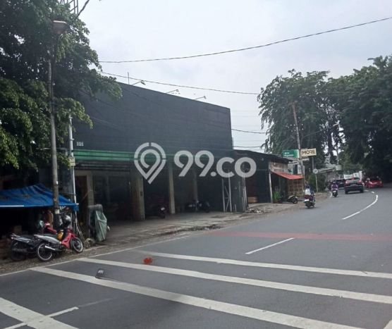 Gudang Lokasi Bisnis di Pondok Bambu, Luas 410m², Jalur Utama Gudang Lokasi Bisnis di Pondok Bambu, Luas 410m², Jalur Utama