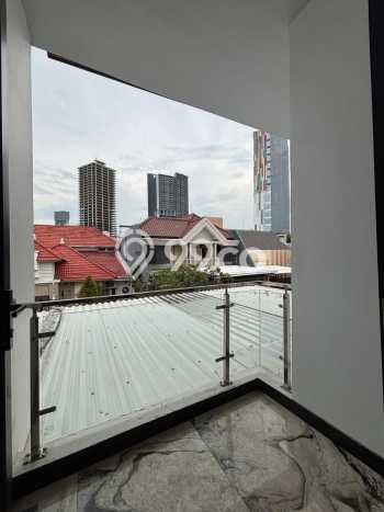 Jual Rumah Luas Elegan Dengan View Cantik di Darmo permai, Surabaya Jual Rumah Luas Elegan Dengan View Cantik di Darmo permai, Surabaya