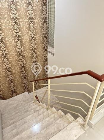 Rumah Modern 3 KT di Citraland Surabaya Semi Furnished Rumah Modern 3 KT di Citraland Surabaya Semi Furnished