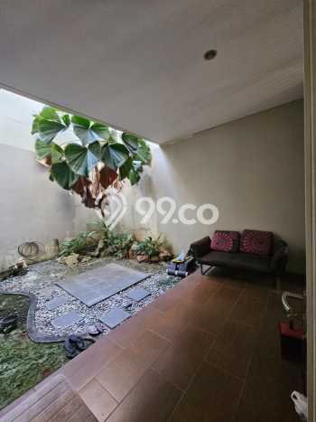 Dijual Rumah Premium dengan Fasilitas Sekitar Komplit di Wiyung, Surabaya Dijual Rumah Premium dengan Fasilitas Sekitar Komplit di Wiyung, Surabaya