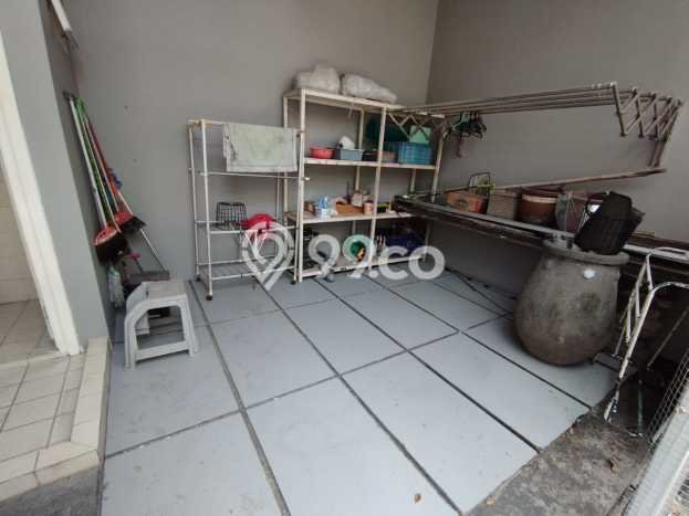 Lokasi strategis! Rumah siap pakai dikontrakkan di Wiyung LB 300m2 Lokasi strategis! Rumah siap pakai dikontrakkan di Wiyung LB 300m2