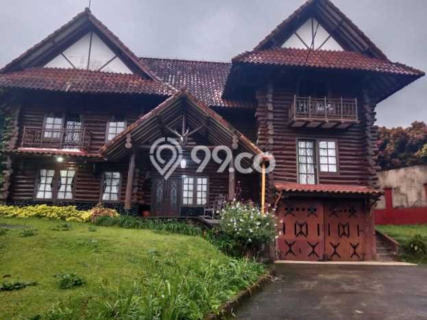 Tempat Strategis! Vila Kawasan Cisarua, Ukuran 5335m2m², Kondisi Prima Tempat Strategis! Vila Kawasan Cisarua, Ukuran 5335m2m², Kondisi Prima