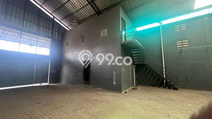 Gudang bagus disewakan di Cipayung Jakarta Timur dengan LB 800m2 harga sewa terbaik Gudang bagus disewakan di Cipayung Jakarta Timur dengan LB 800m2 harga sewa terbaik
