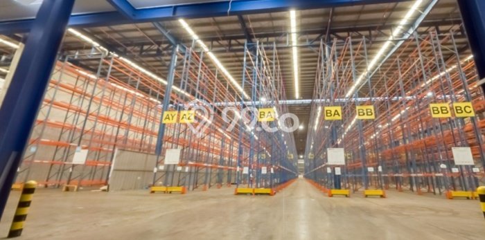 For Rent Gudang Strategis di Cikarang, Luas 10000m2m², Jalan Utama For Rent Gudang Strategis di Cikarang, Luas 10000m2m², Jalan Utama