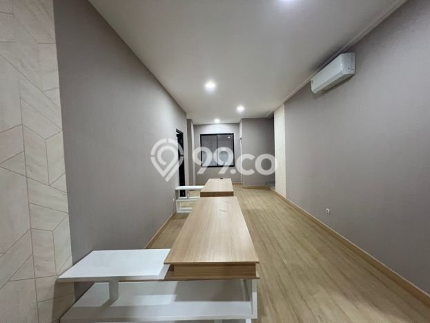 Unit Ruko Paling Strategis di Kelapa Gading Jakarta Utara dengan LB 424m2 Unit Ruko Paling Strategis di Kelapa Gading Jakarta Utara dengan LB 424m2