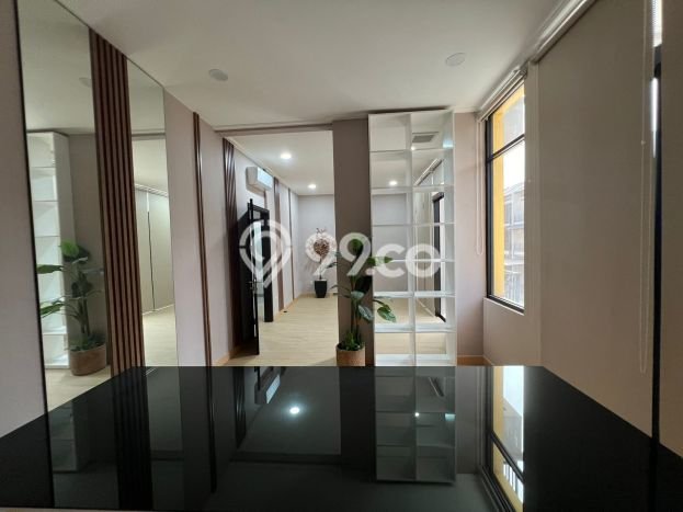 Unit Ruko Paling Strategis di Kelapa Gading Jakarta Utara dengan LB 424m2 Unit Ruko Paling Strategis di Kelapa Gading Jakarta Utara dengan LB 424m2