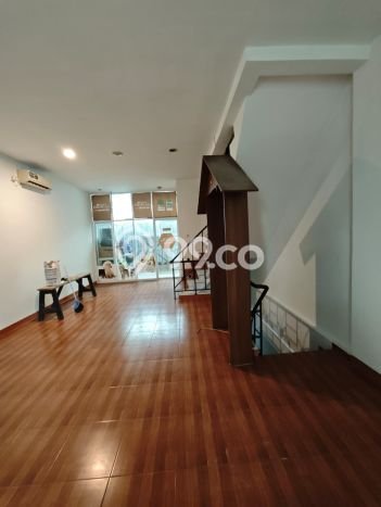 LOKASI STRATEGIS! Ruko Kawasan , Luas 185m2m², Area Komersial LOKASI STRATEGIS! Ruko Kawasan , Luas 185m2m², Area Komersial