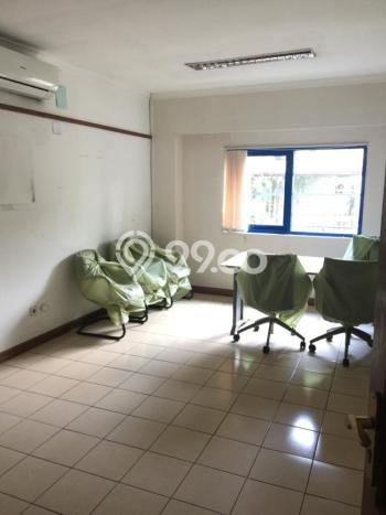 Gudang Area Komersial di Cakung, Luas 3000m2m², Siap Operasional Gudang Area Komersial di Cakung, Luas 3000m2m², Siap Operasional