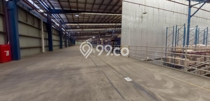 For Rent Gudang Strategis di Cikarang, Luas 10000m2m², Jalan Utama For Rent Gudang Strategis di Cikarang, Luas 10000m2m², Jalan Utama