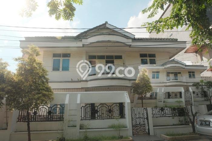 Rumah Elit LB 400m2 Siap Pakai Desain Elegan di Harapan Indah, Bekasi Rumah Elit LB 400m2 Siap Pakai Desain Elegan di Harapan Indah, Bekasi