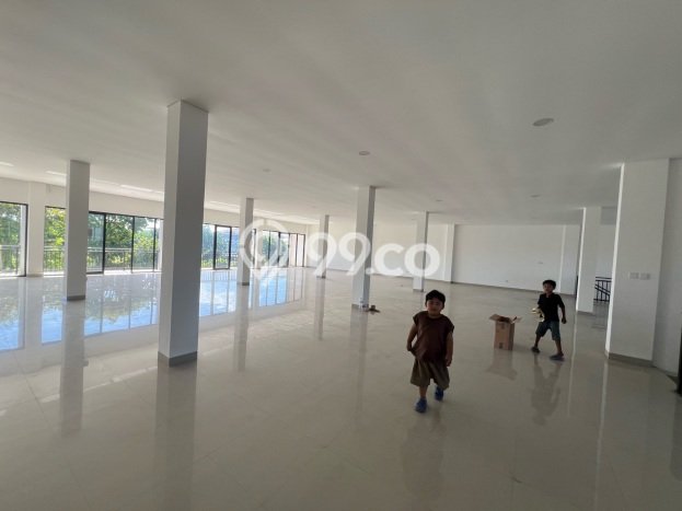 Ruko untuk disewa di Kuta punya LT 450m2 & LB 350m2 harga sewa kompetitif Ruko untuk disewa di Kuta punya LT 450m2 & LB 350m2 harga sewa kompetitif